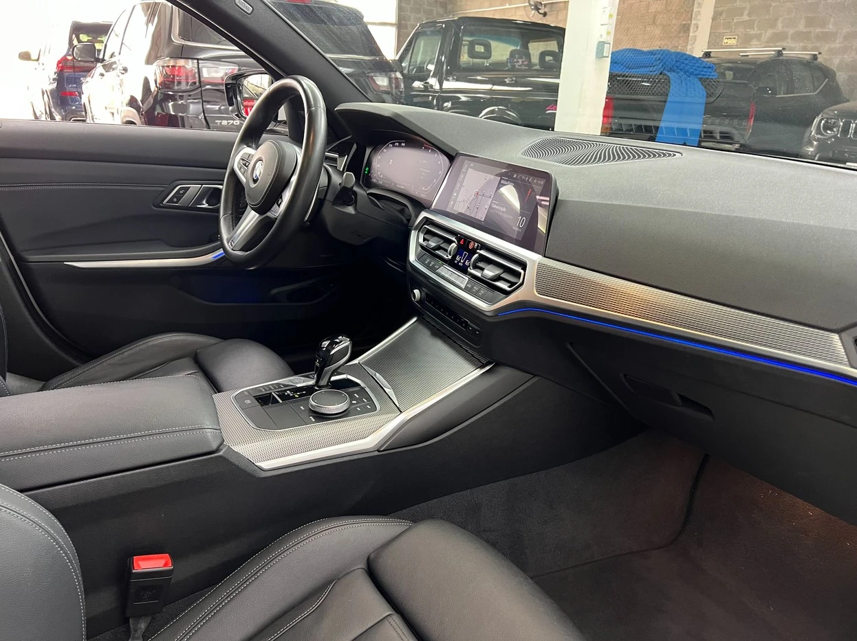BMW 320I