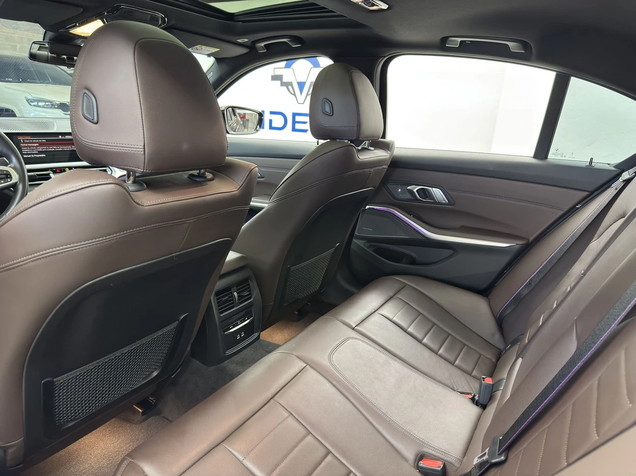 BMW 320I