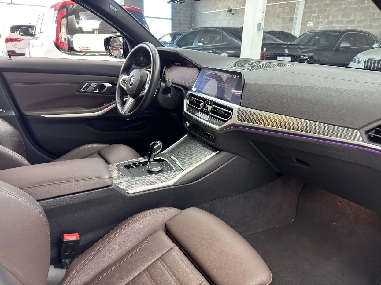 BMW 320I