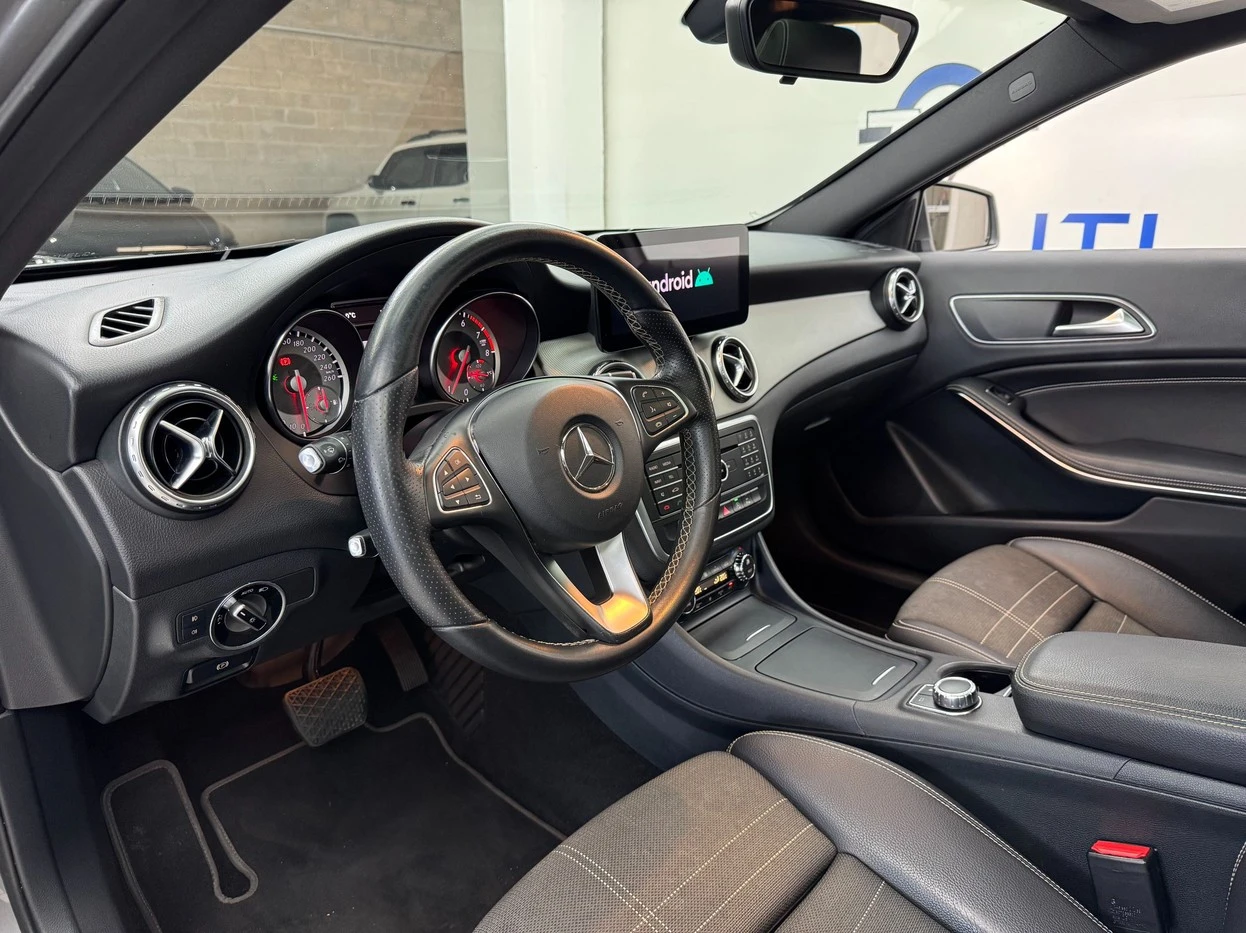 MERCEDES-BENZ GLA 250