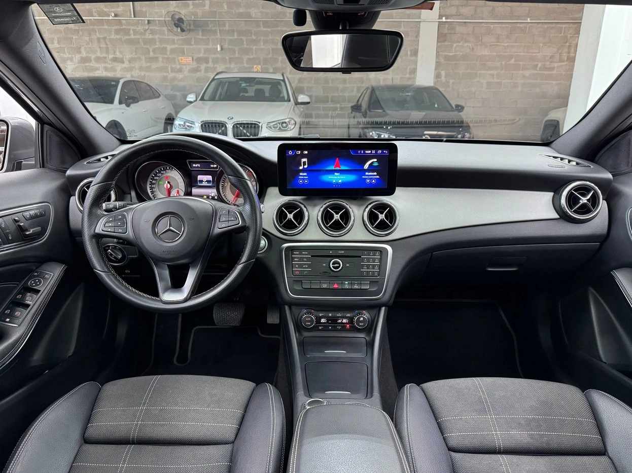 MERCEDES-BENZ GLA 250