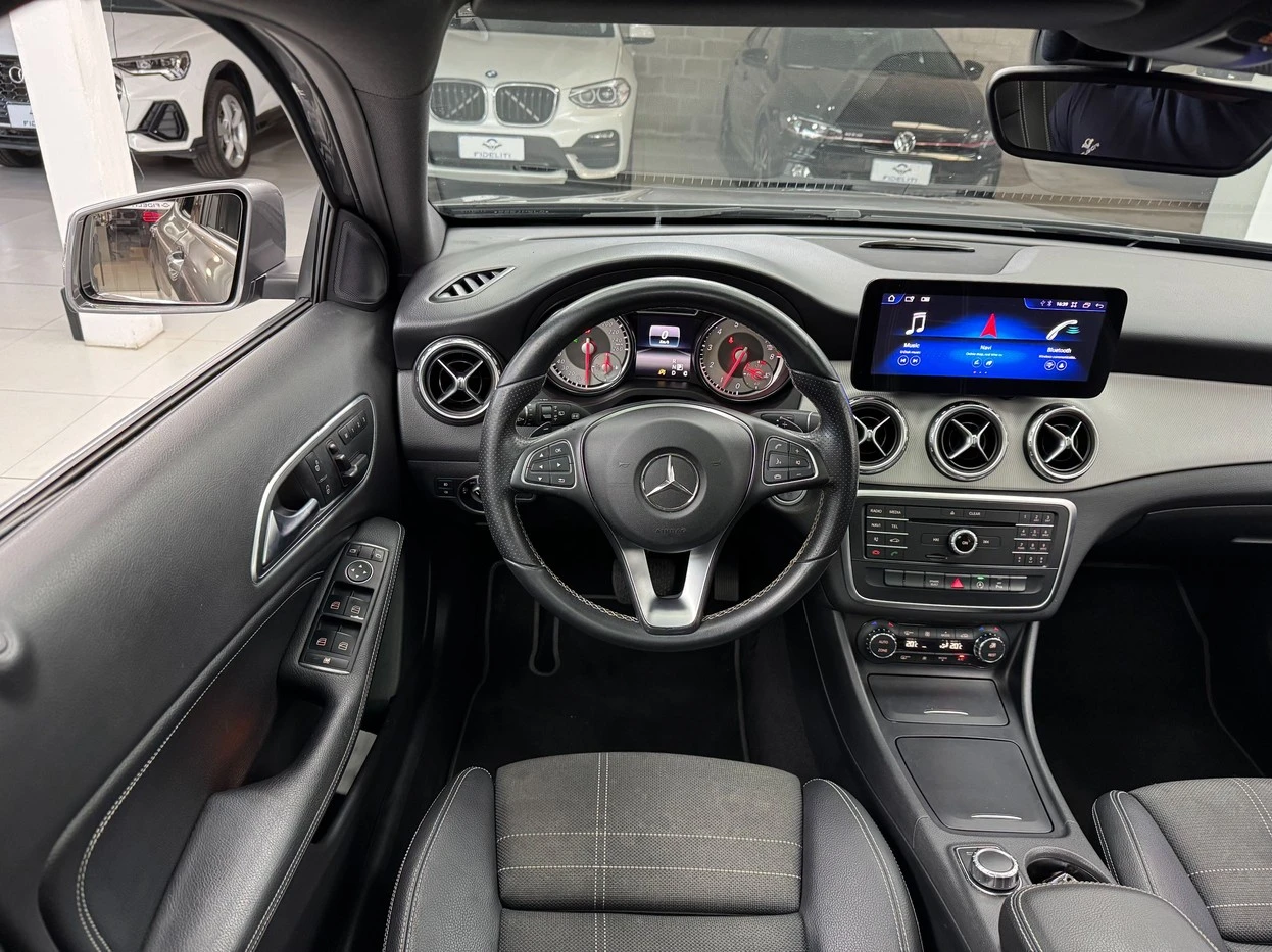 MERCEDES-BENZ GLA 250