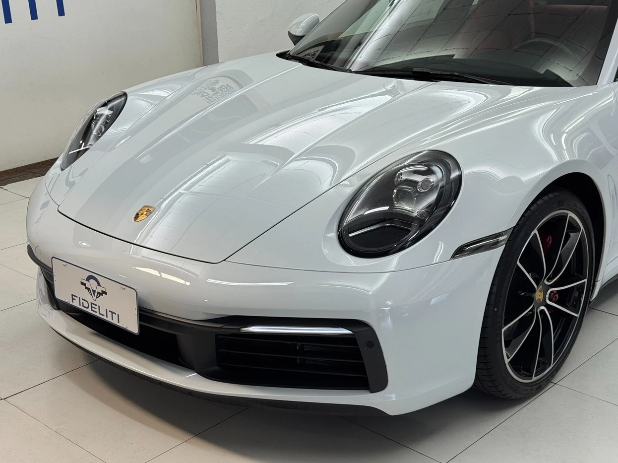 PORSCHE 911