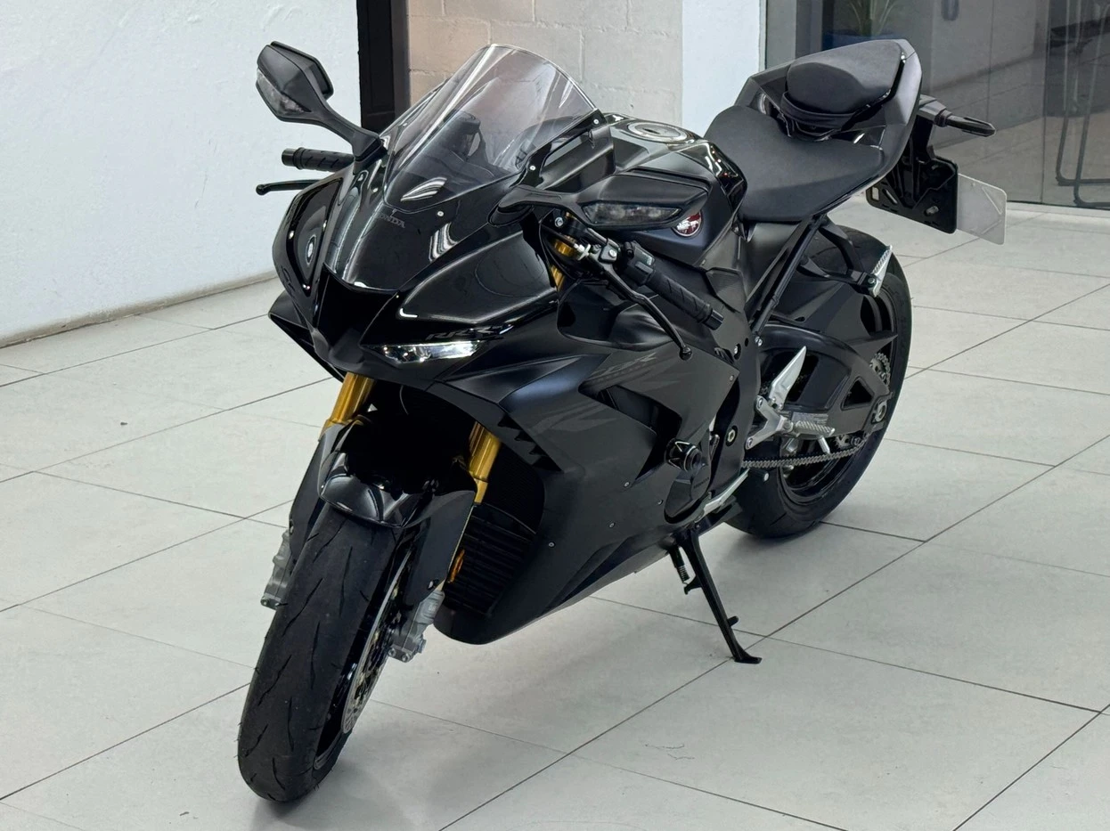 HONDA CBR 1000RR FIREBLADE