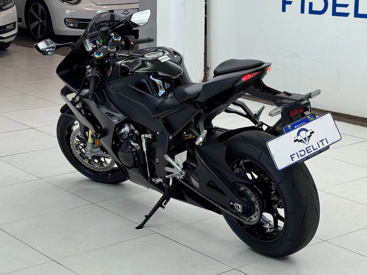 HONDA CBR 1000RR FIREBLADE
