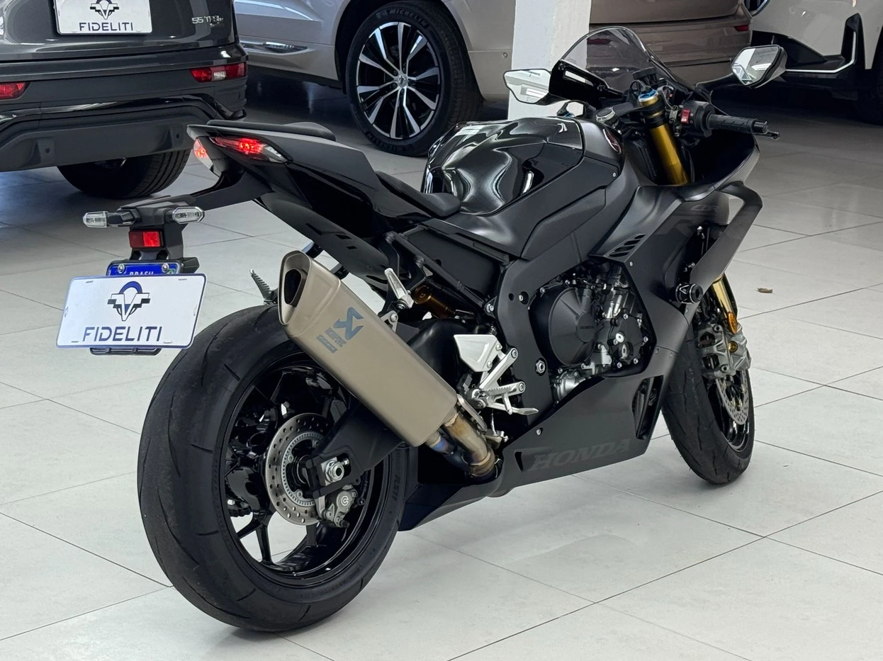 HONDA CBR 1000RR FIREBLADE
