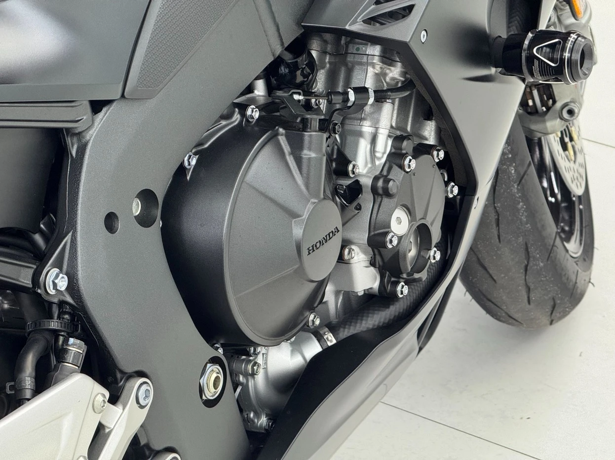 HONDA CBR 1000RR FIREBLADE