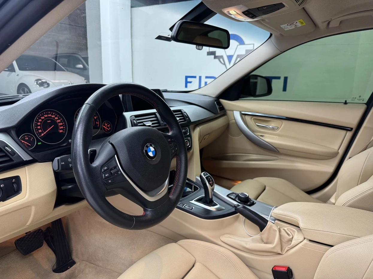 BMW 320I