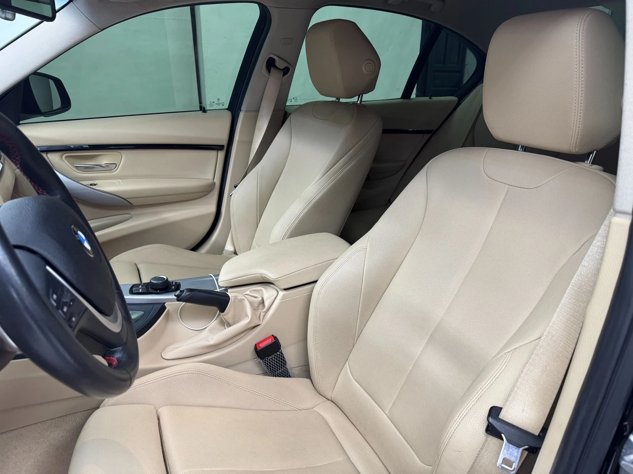 BMW 320I