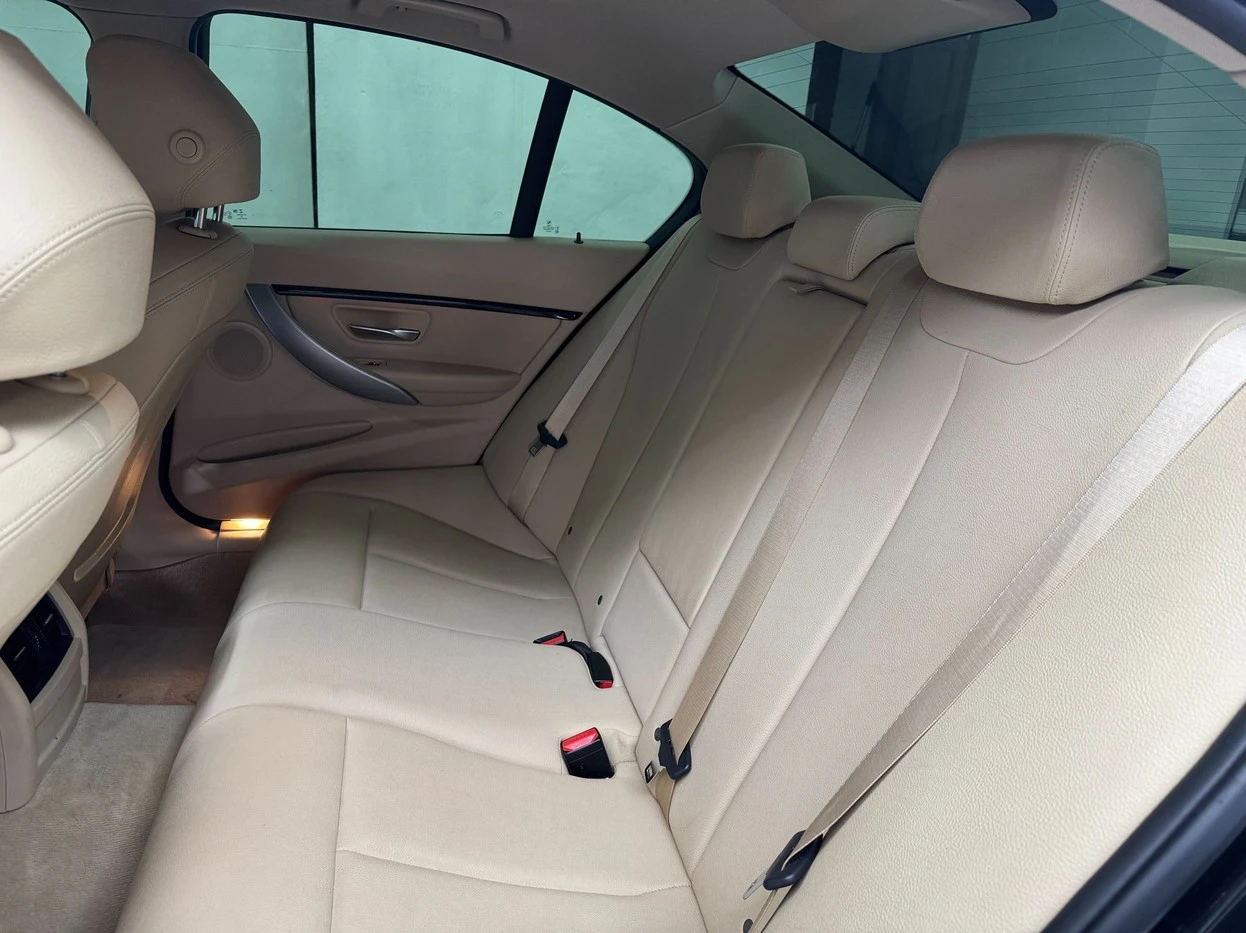 BMW 320I