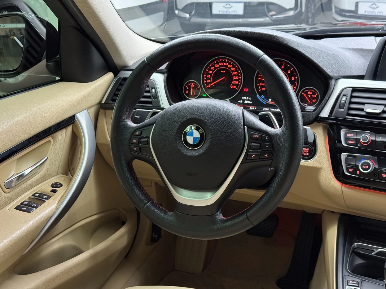 BMW 320I