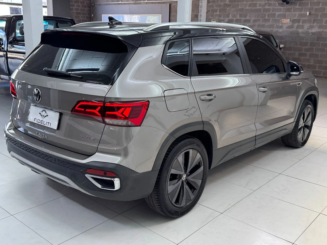 VOLKSWAGEN TAOS
