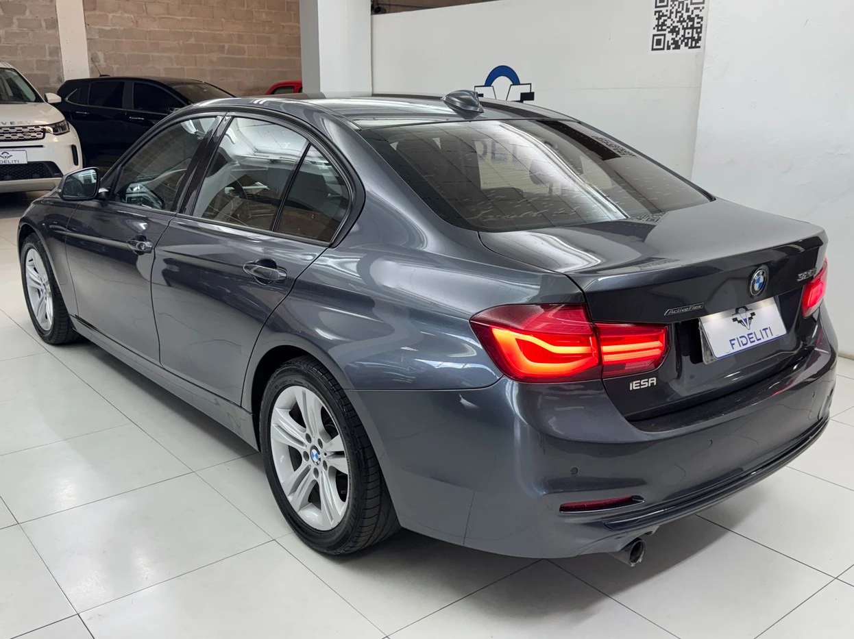 BMW 320i