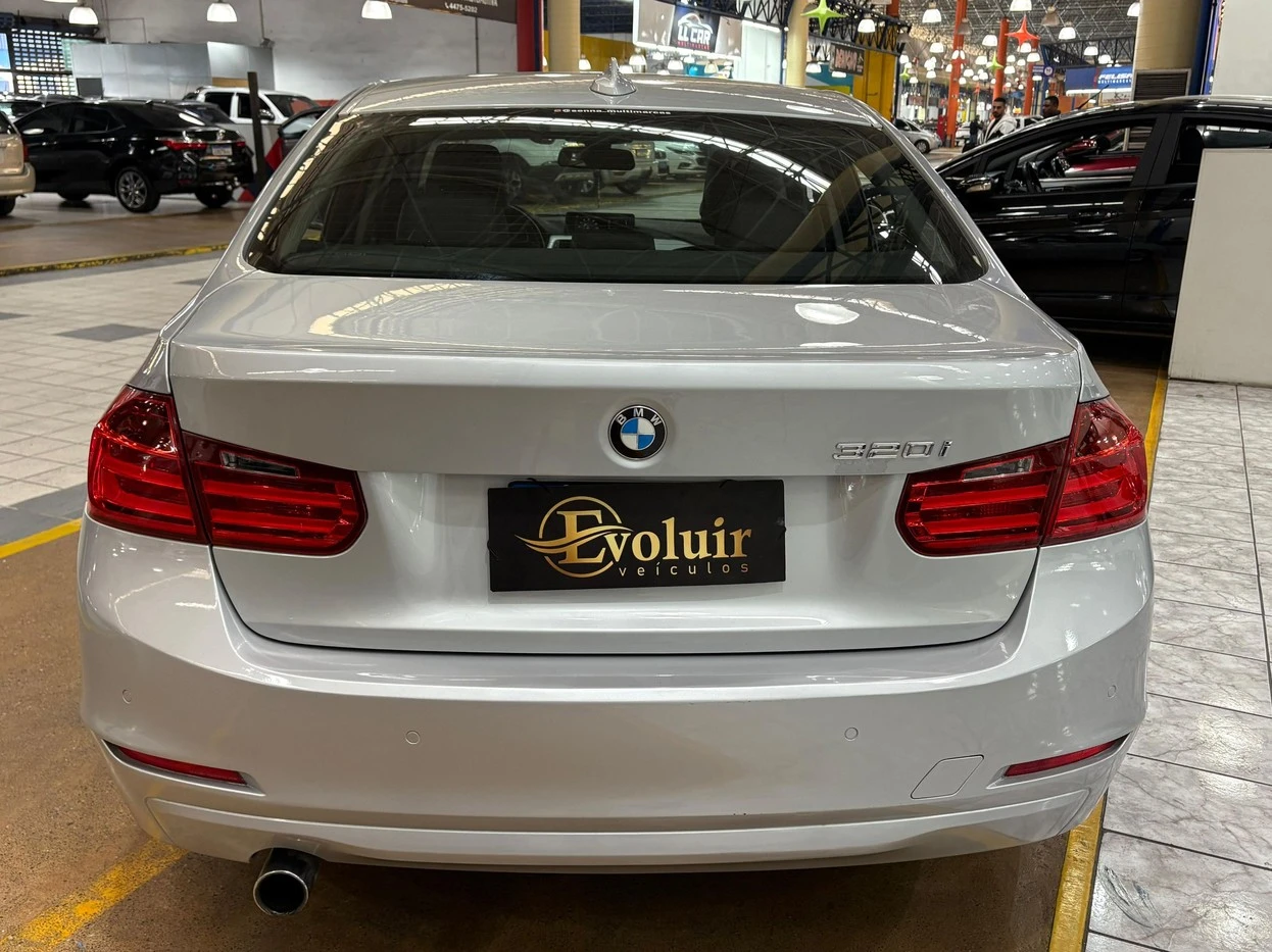 BMW 320I