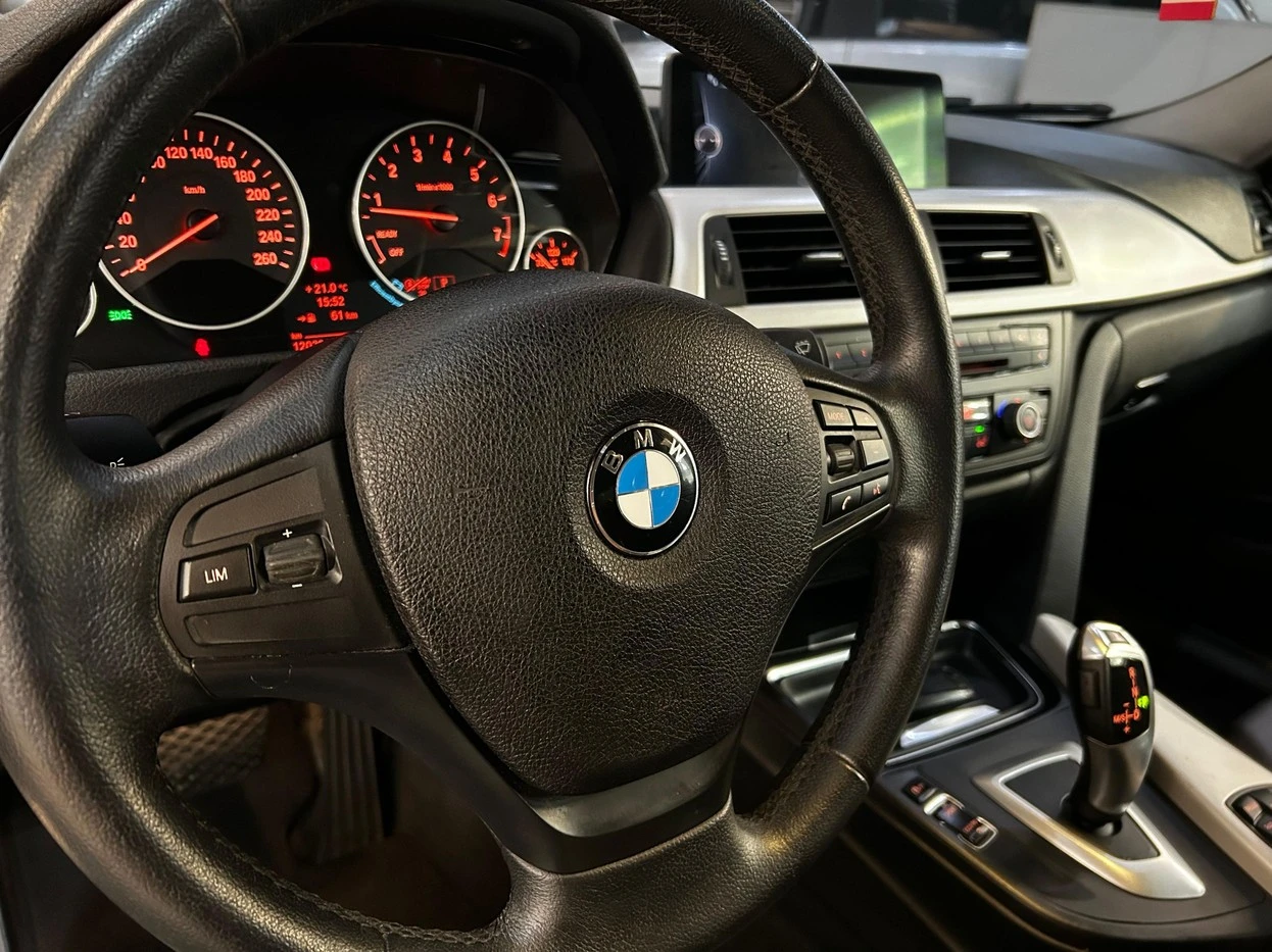BMW 320I