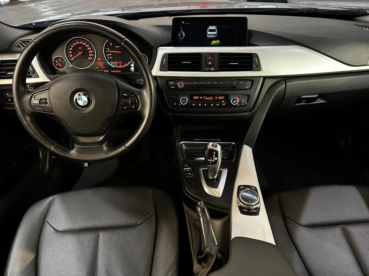 BMW 320I