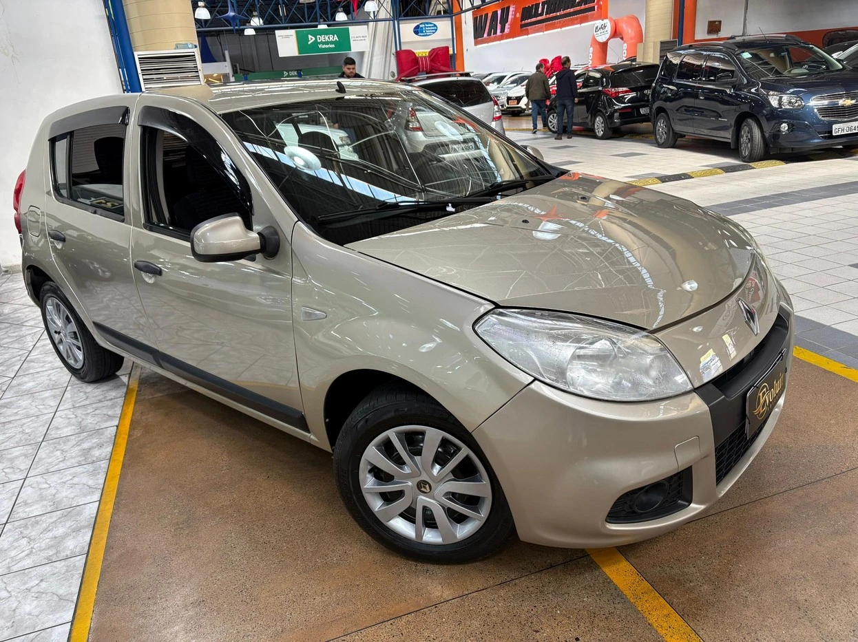 RENAULT SANDERO