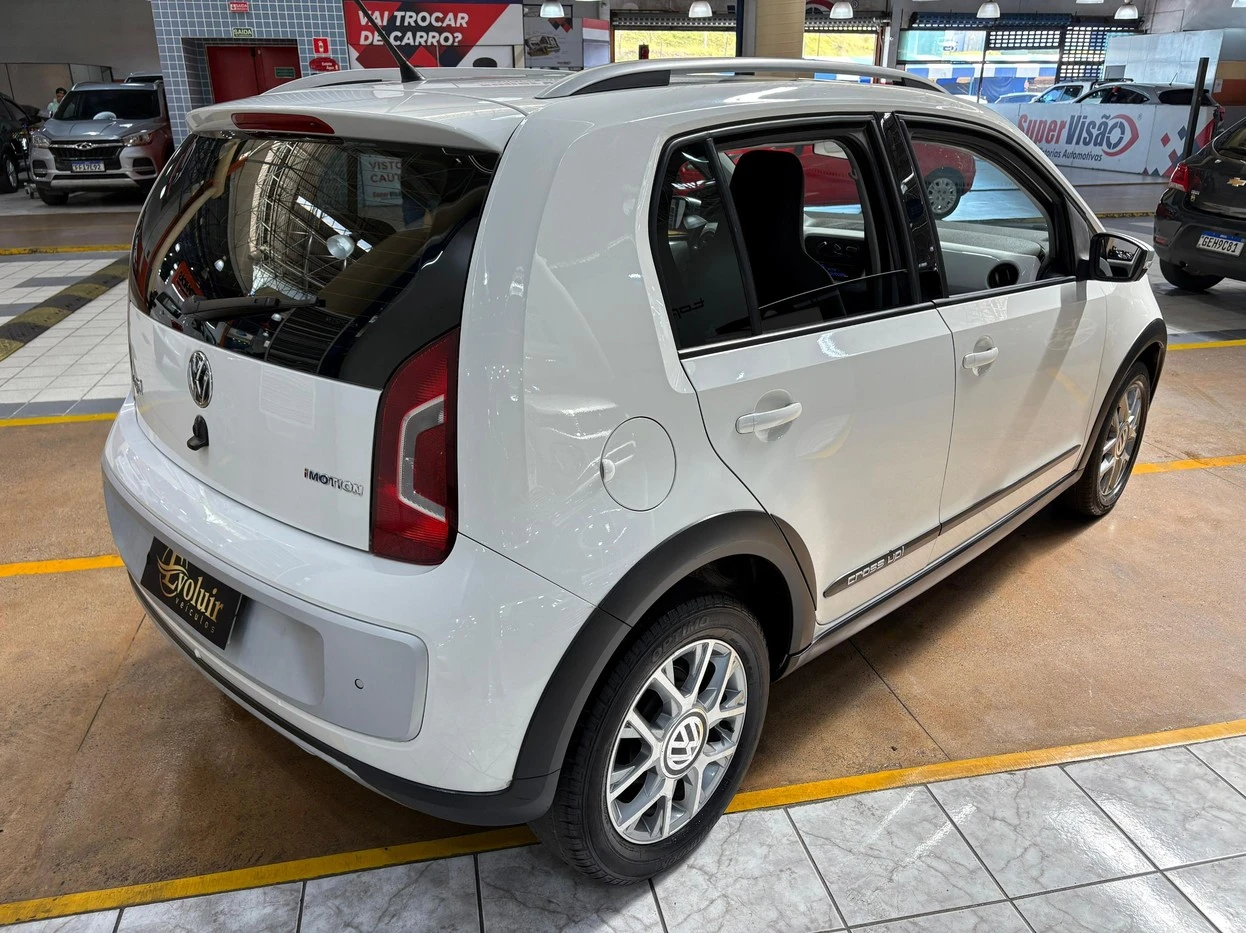 VOLKSWAGEN CROSS UP