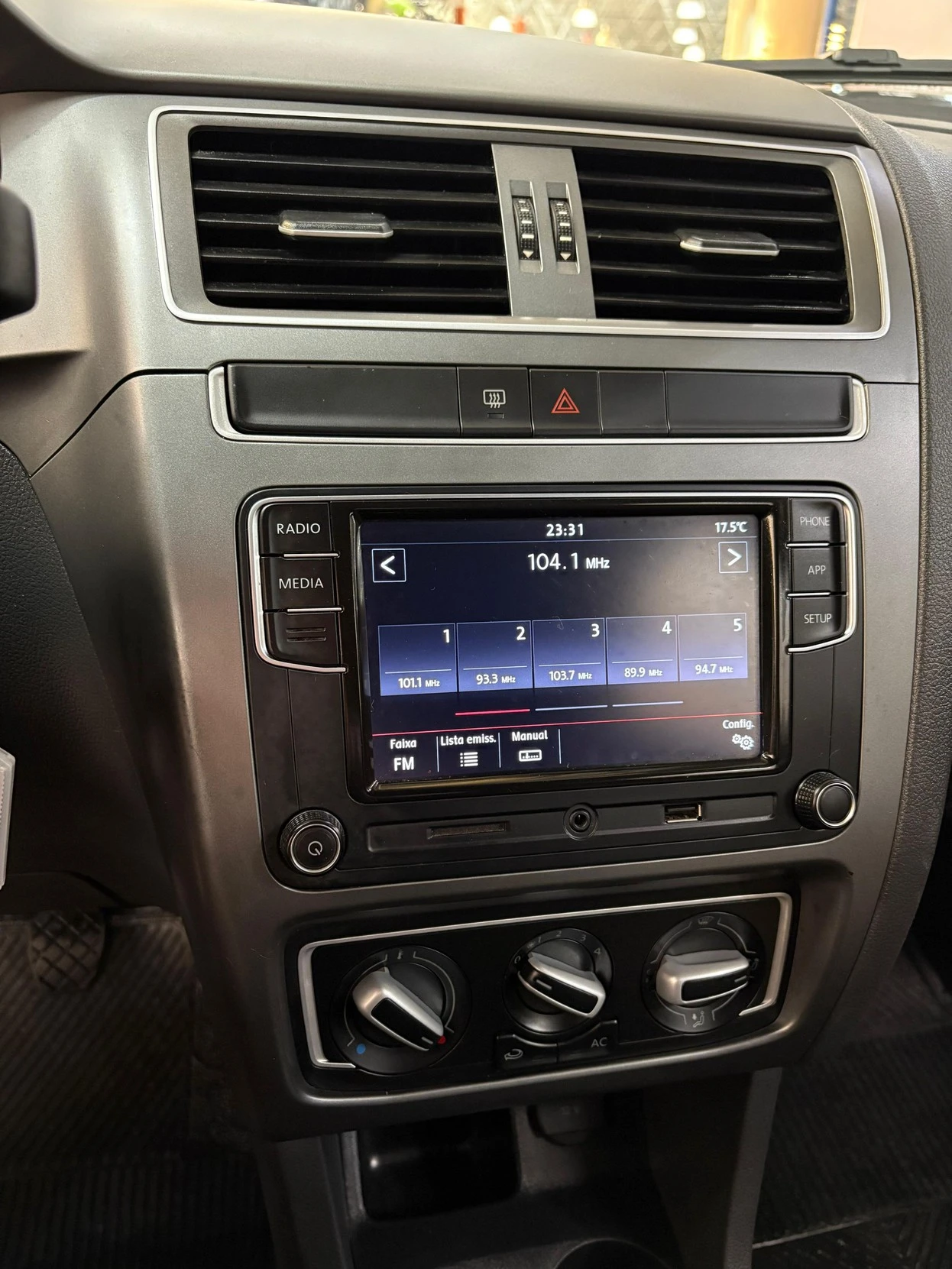 VOLKSWAGEN FOX
