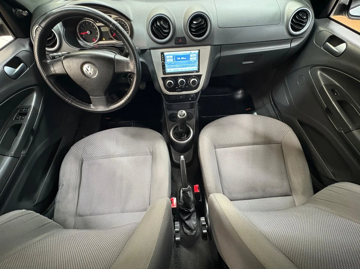 VOLKSWAGEN VOYAGE