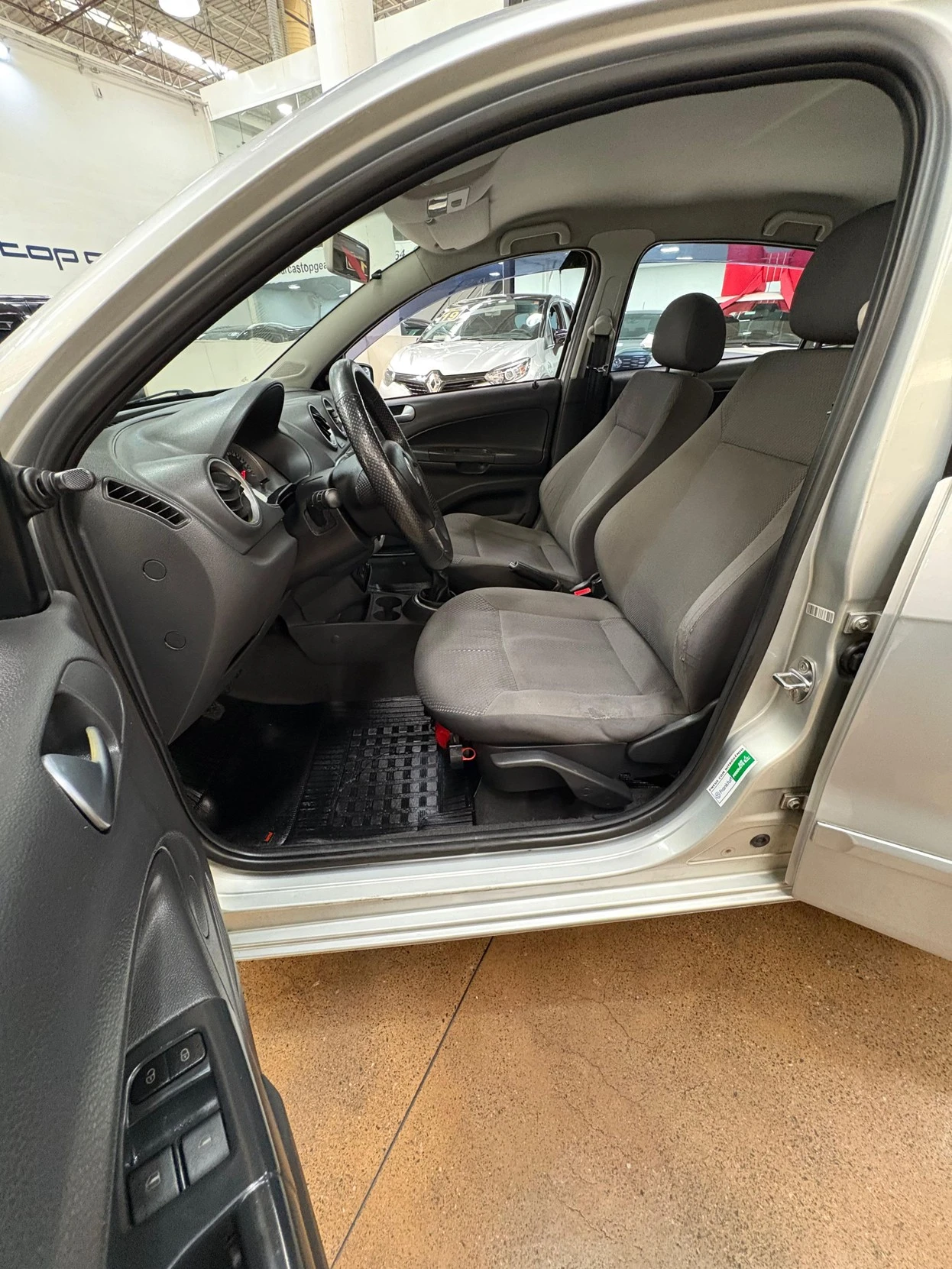 VOLKSWAGEN VOYAGE