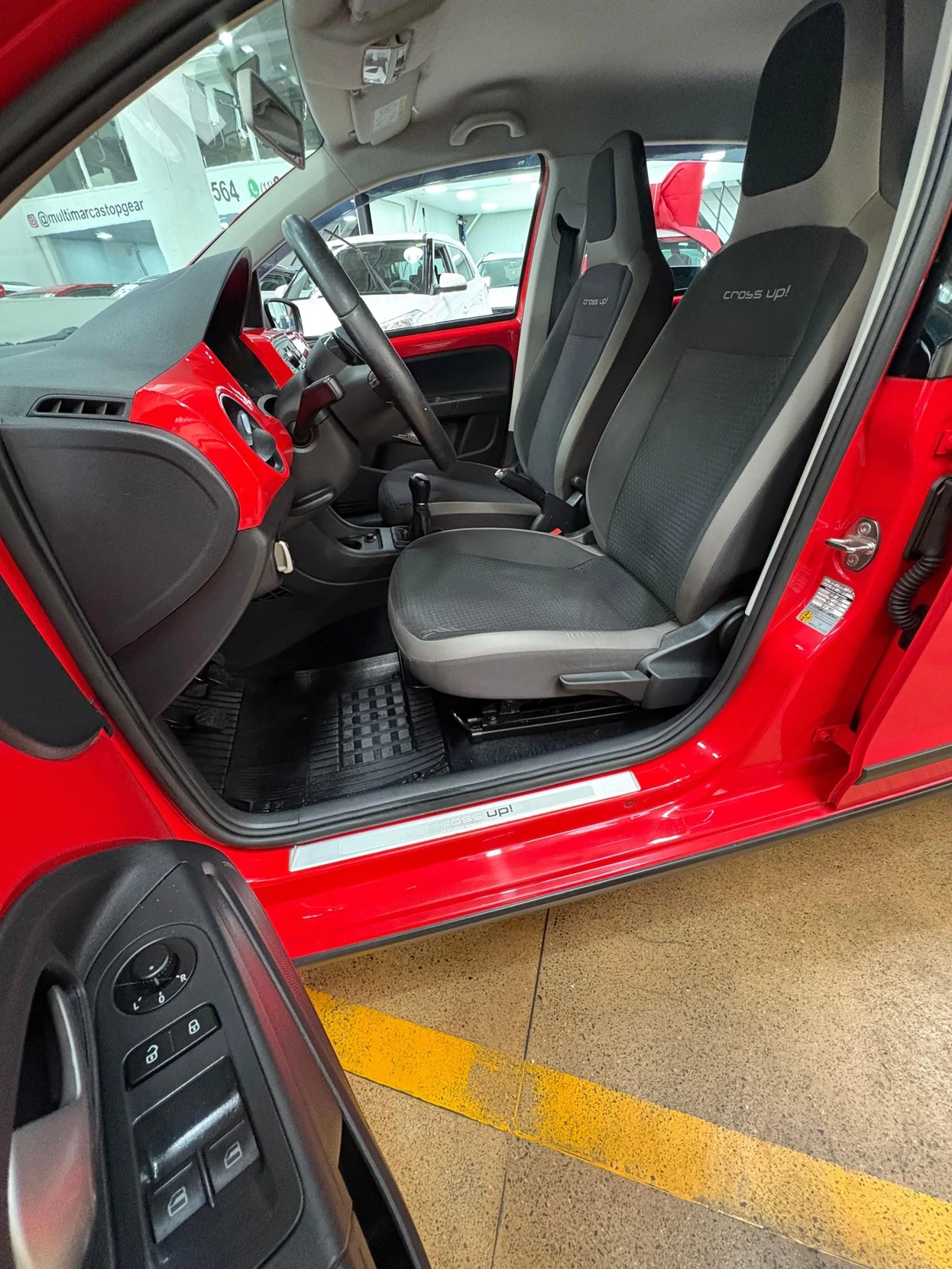 VOLKSWAGEN CROSS UP