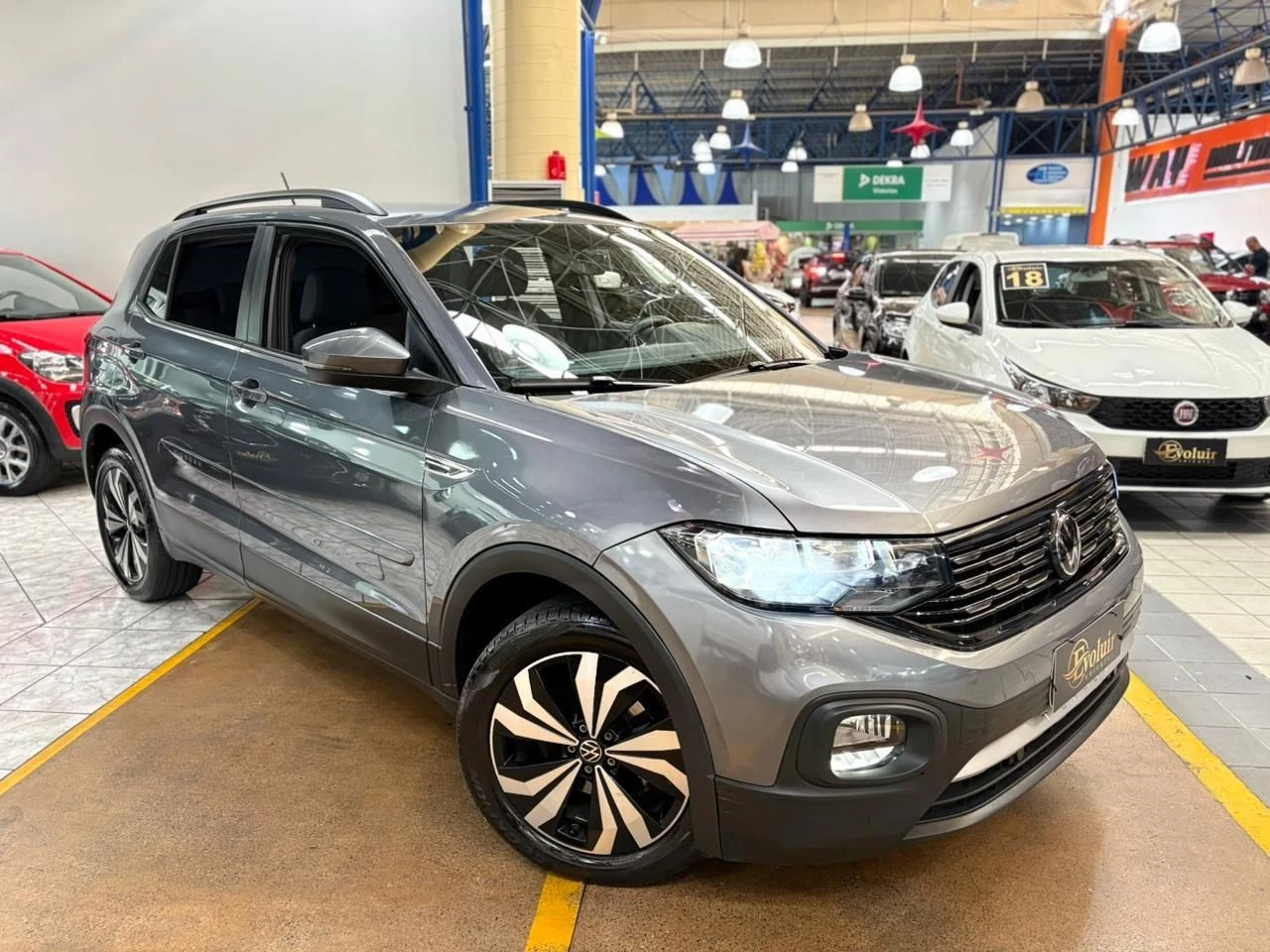VOLKSWAGEN T-CROSS