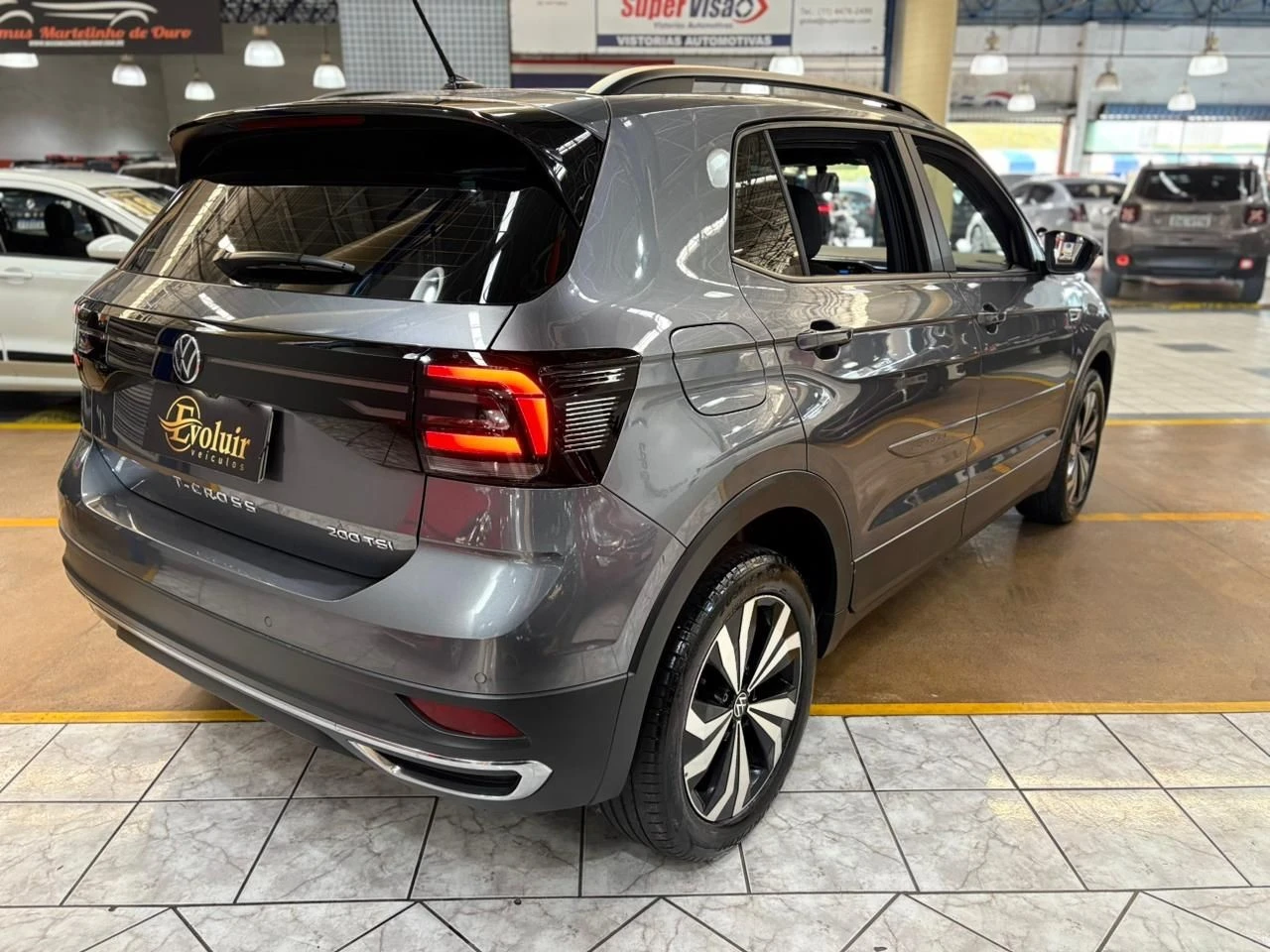 VOLKSWAGEN T-CROSS