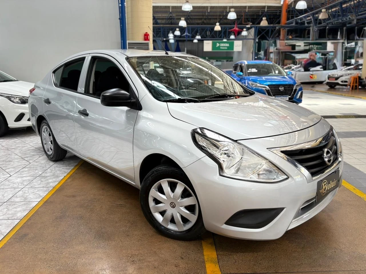 NISSAN VERSA
