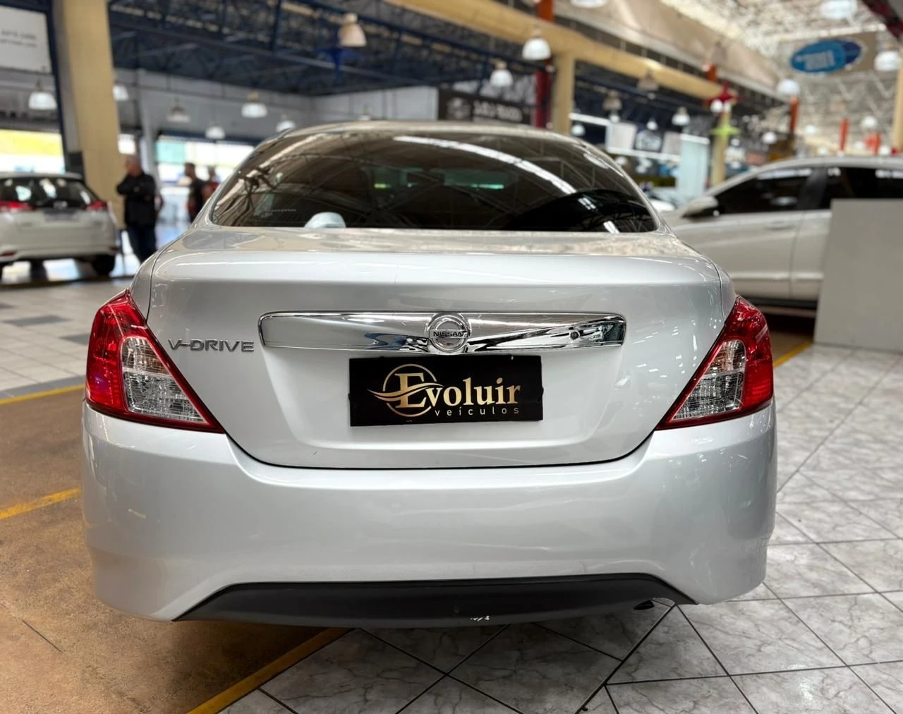 NISSAN VERSA