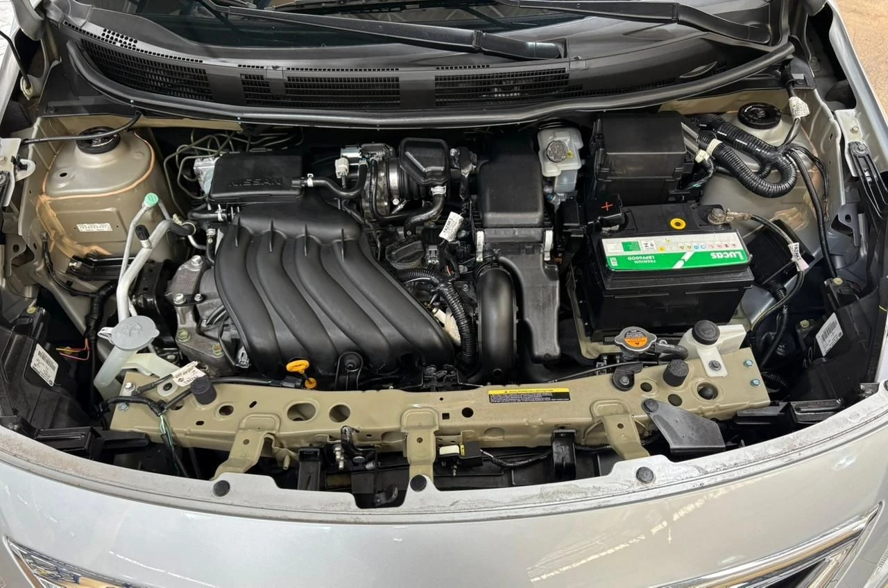 NISSAN VERSA