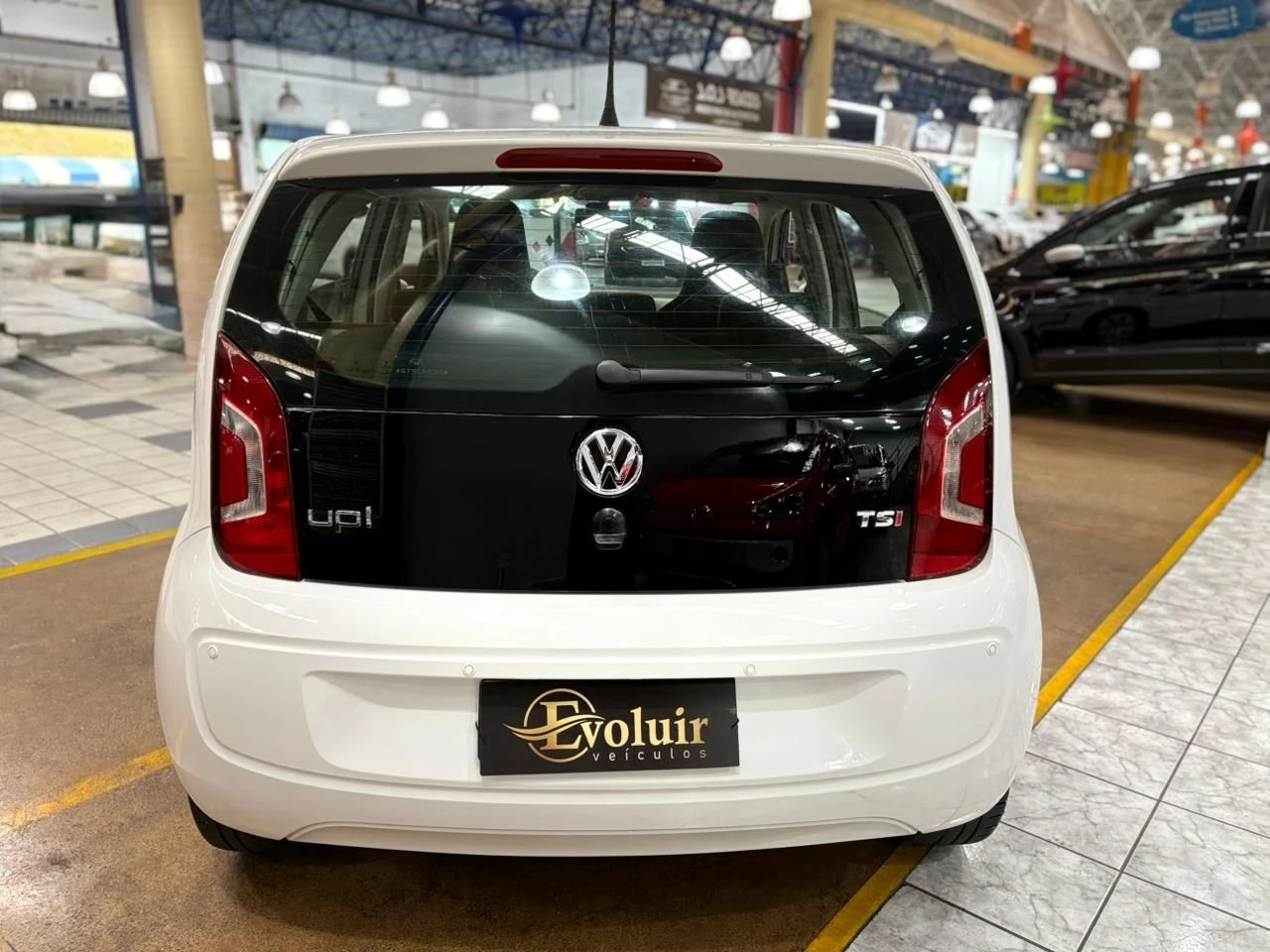 VOLKSWAGEN UP