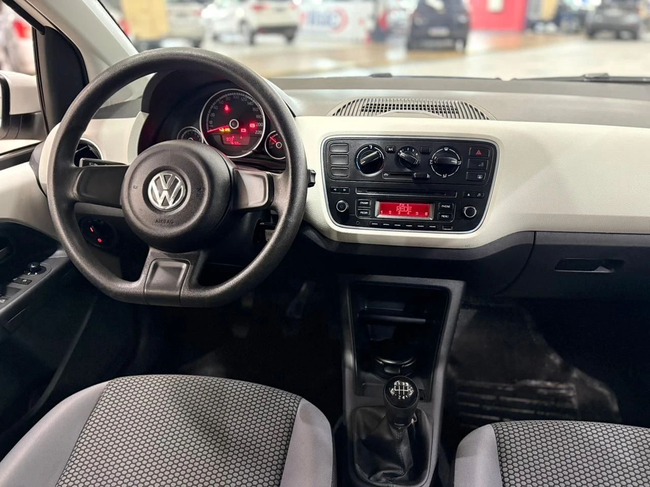 VOLKSWAGEN UP