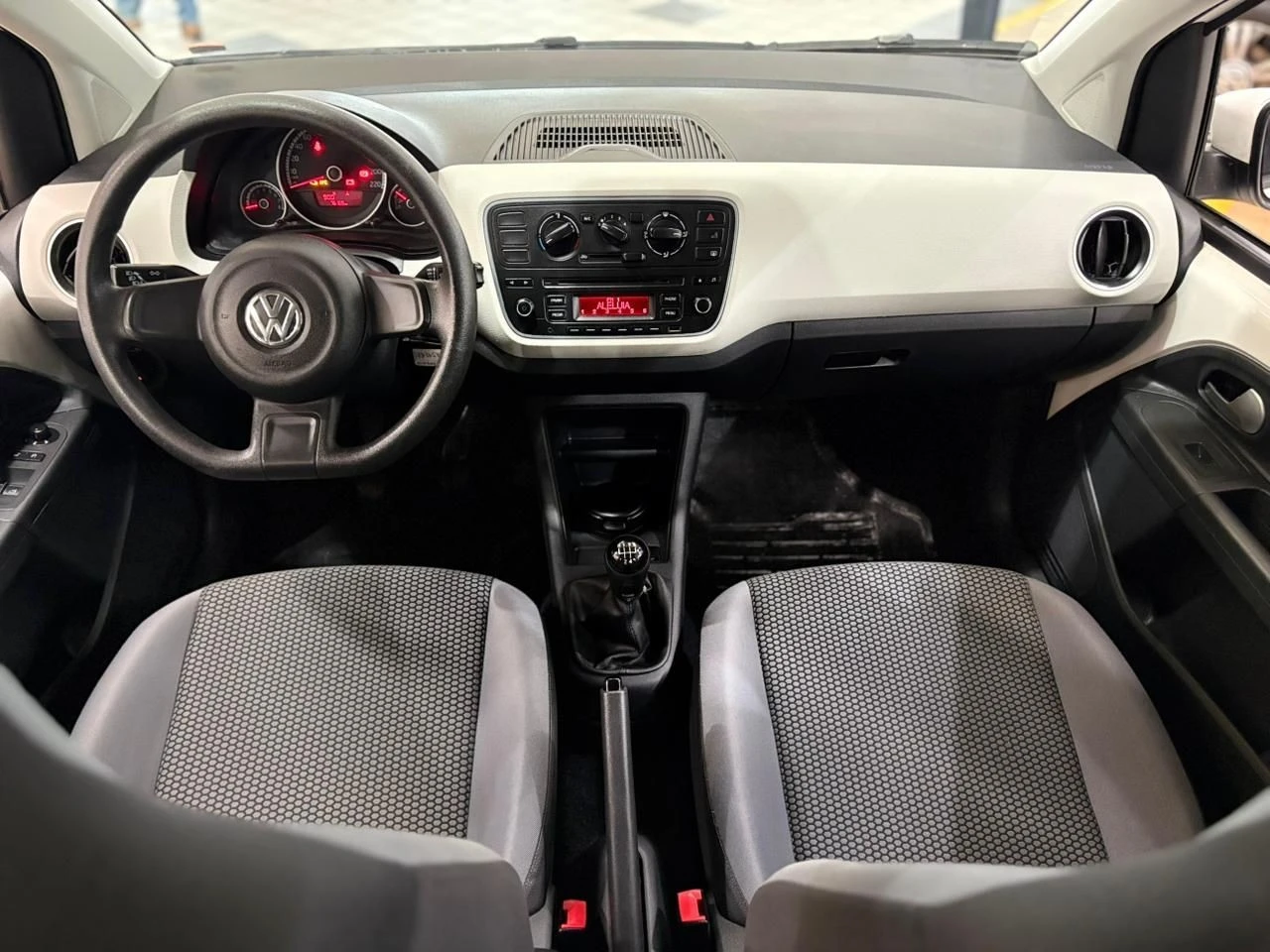 VOLKSWAGEN UP