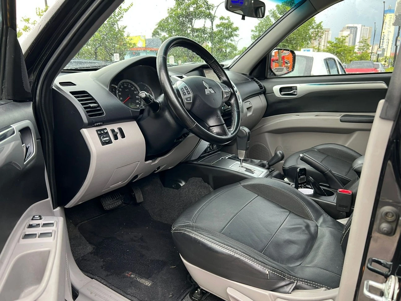 MITSUBISHI PAJERO DAKAR