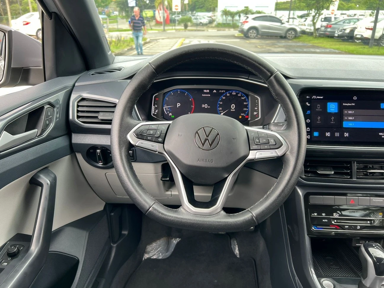 VOLKSWAGEN T-CROSS