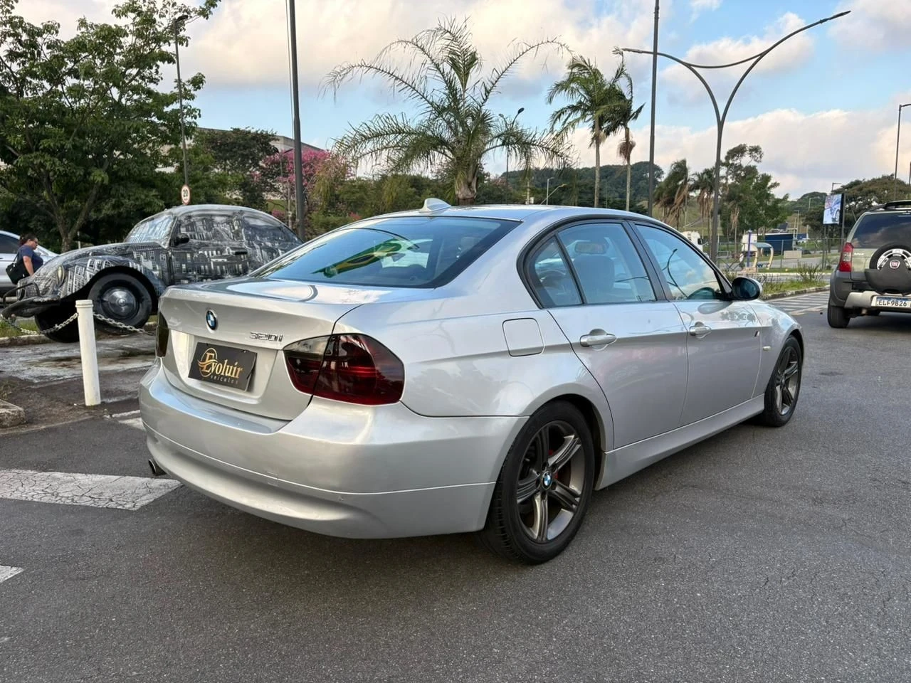 BMW 320i