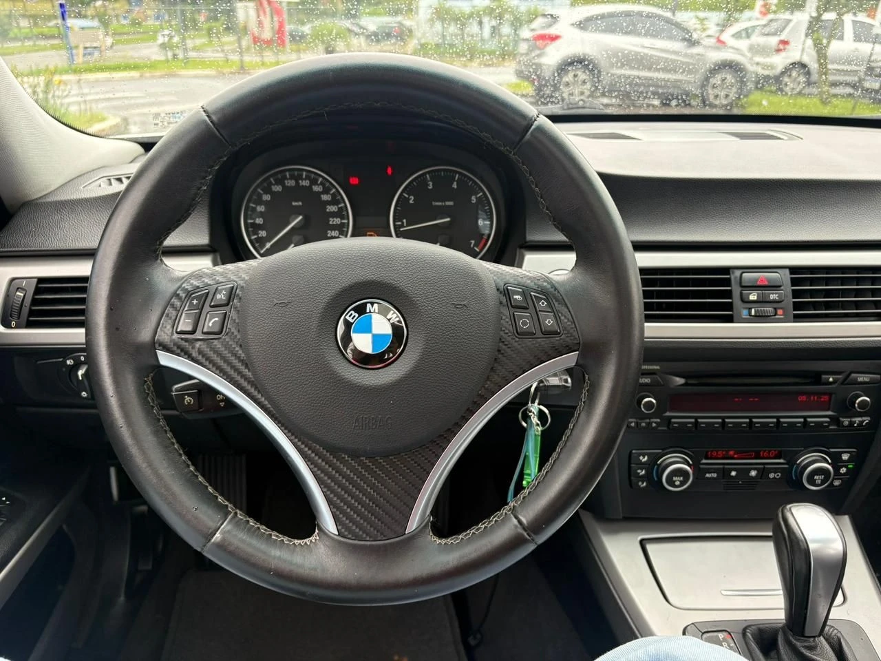 BMW 320i