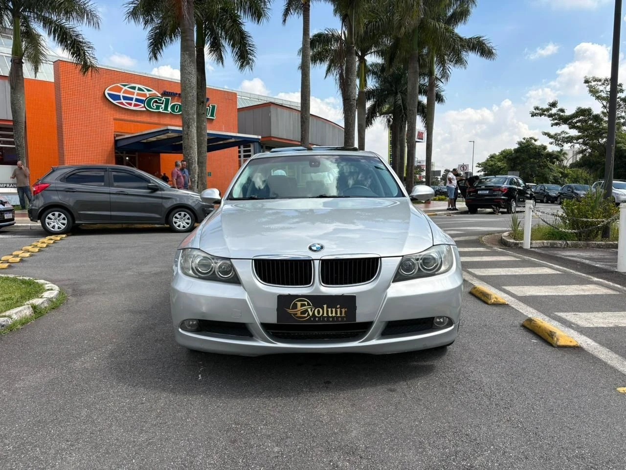 BMW 320i