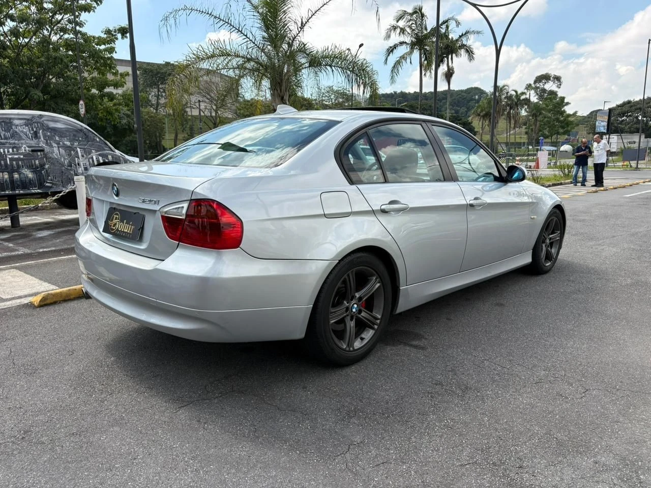 BMW 320i