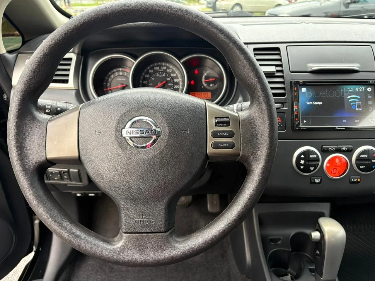 NISSAN TIIDA