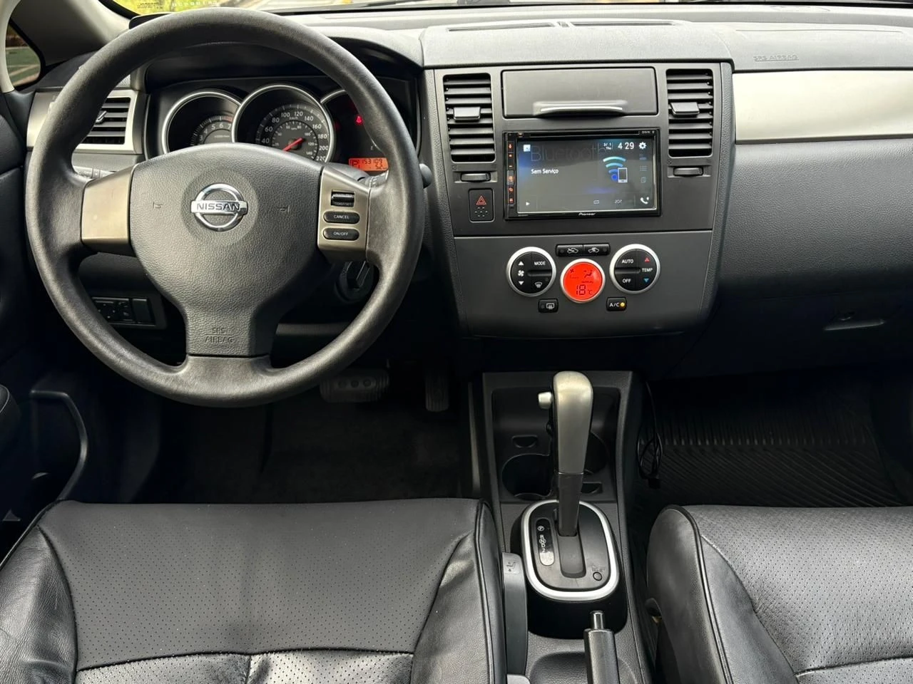 NISSAN TIIDA