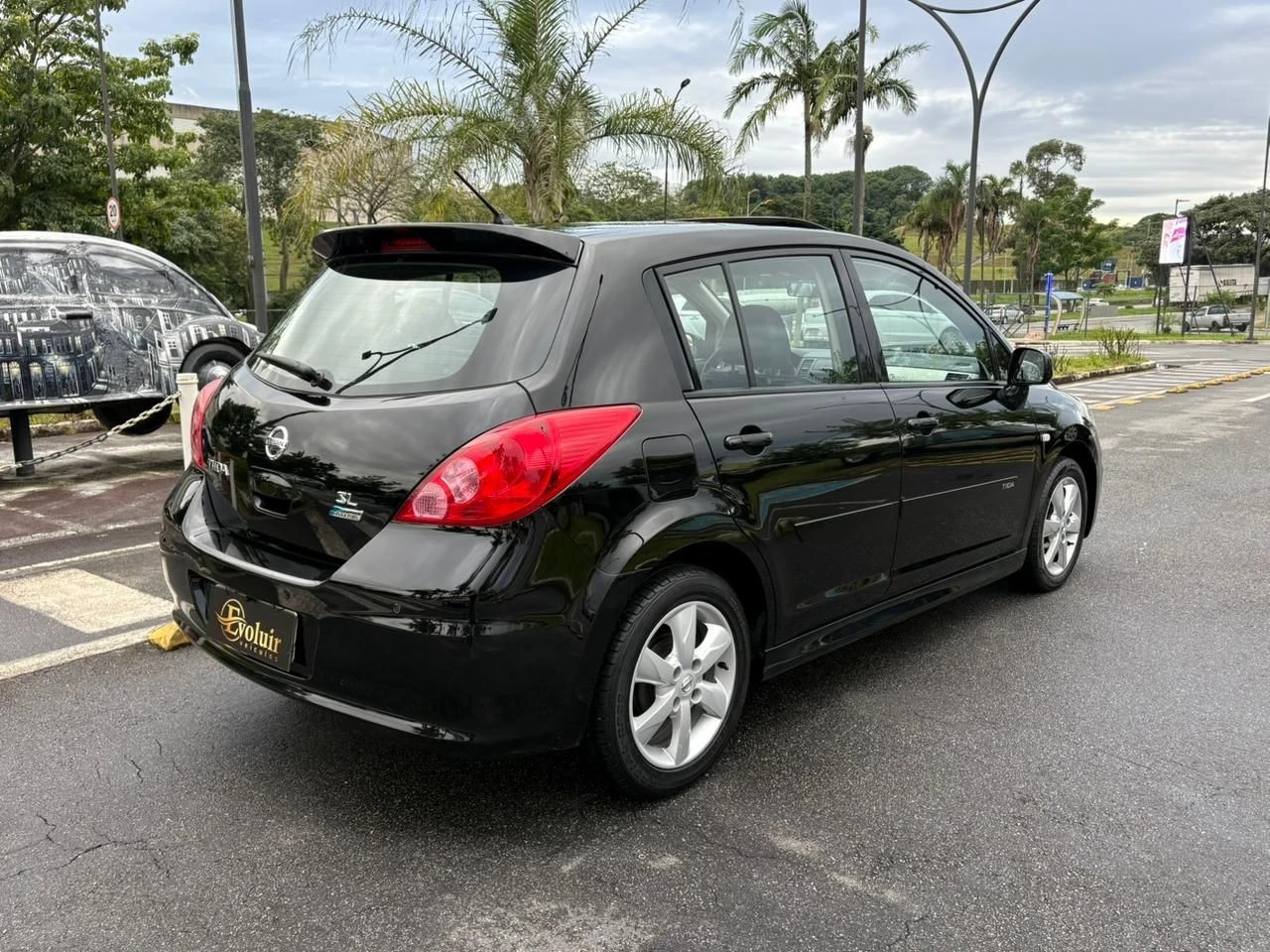 NISSAN TIIDA