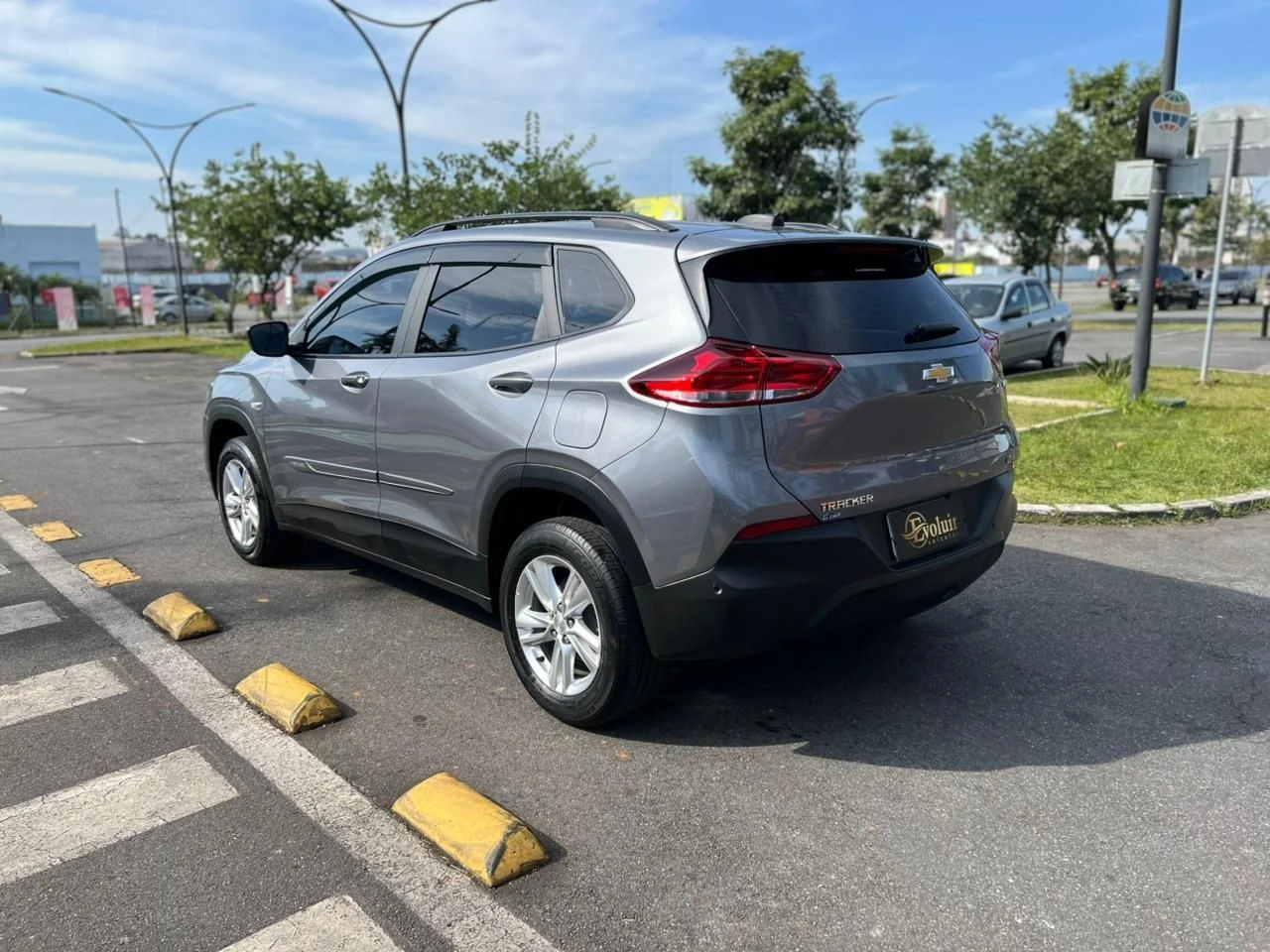 CHEVROLET TRACKER