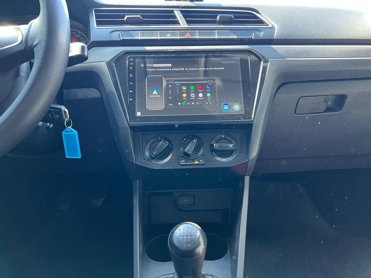 VOLKSWAGEN VOYAGE