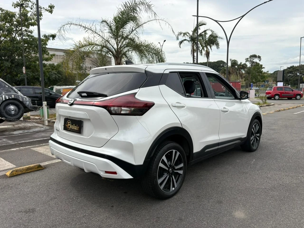 NISSAN KICKS