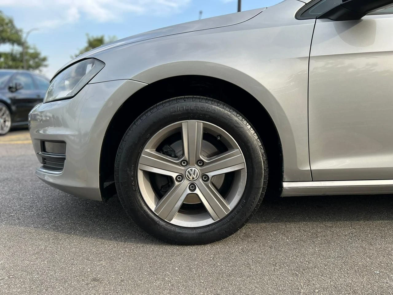VOLKSWAGEN GOLF