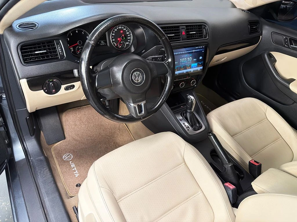 VOLKSWAGEN JETTA