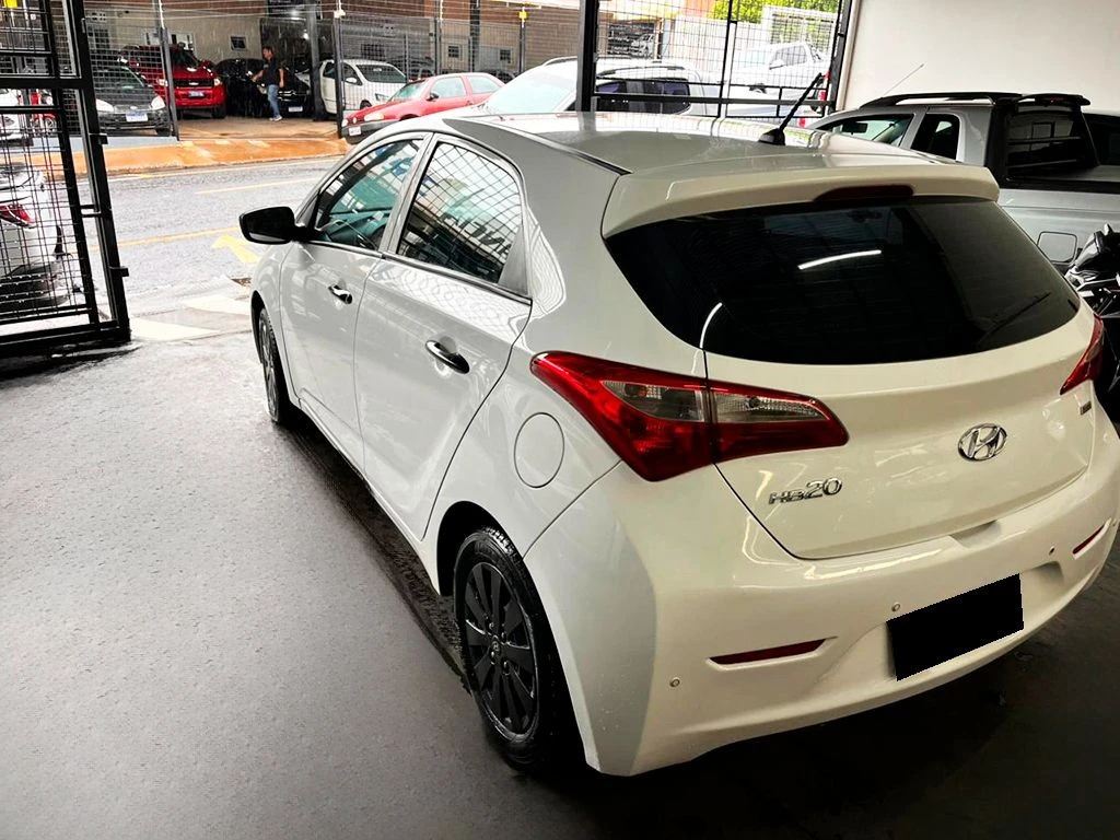 HYUNDAI HB20