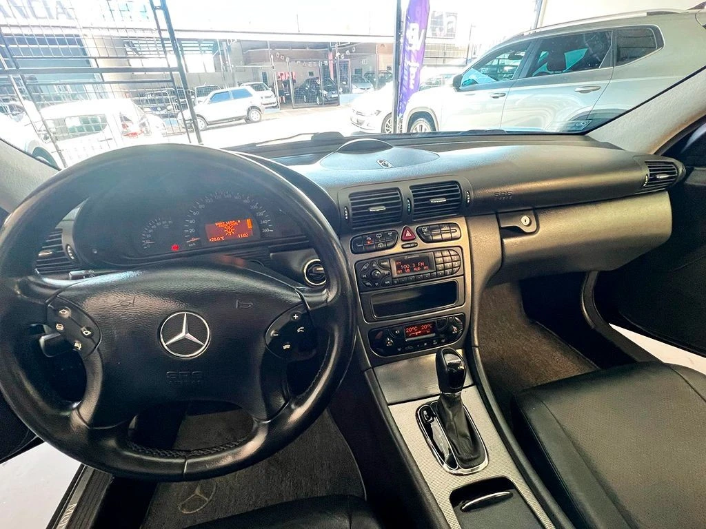 MERCEDES-BENZ C 320